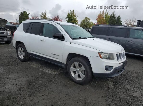 1C4NJDBB9GD662302 2016 JEEP COMPASS Белый Передняя правая четверть