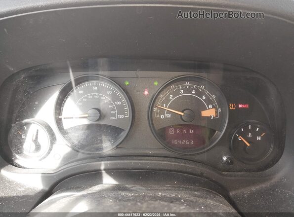 1C4NJDBB9GD729528 2016 JEEP COMPASS Red Вид задніх сидінь