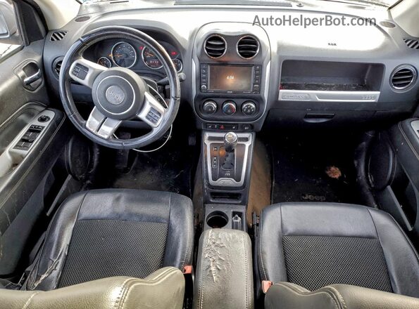 1C4NJDEBXHD107565 2017 JEEP COMPASS Серебряный Вид щитка приборов