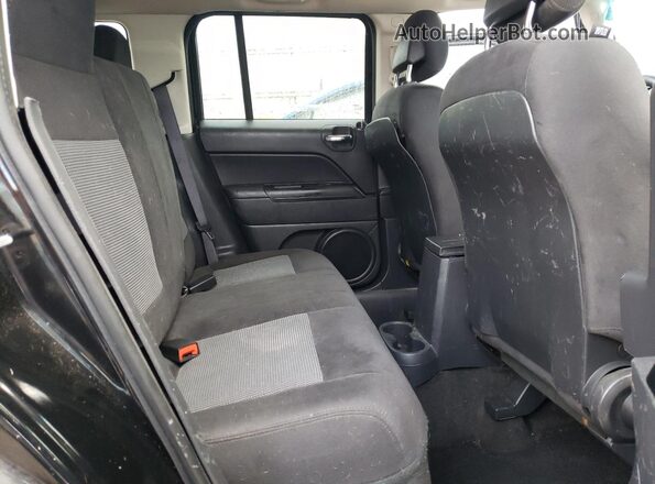 1C4NJPBA2HD200058 2017 JEEP PATRIOT Black Rear interior view