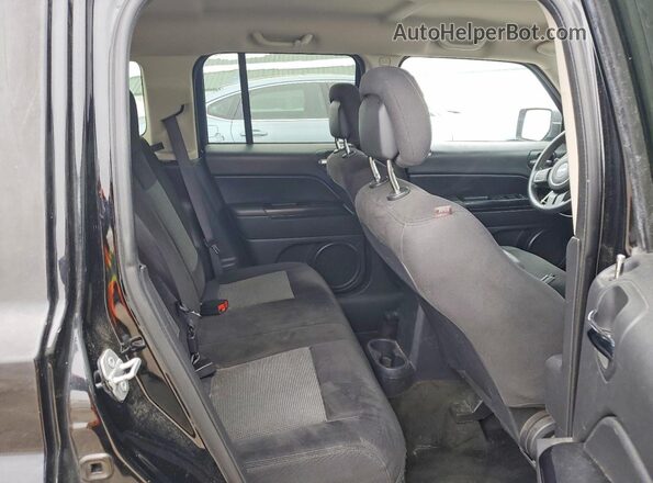 1C4NJRBB4GD566218 2016 JEEP PATRIOT Black Widok wnętrza z tyłu
