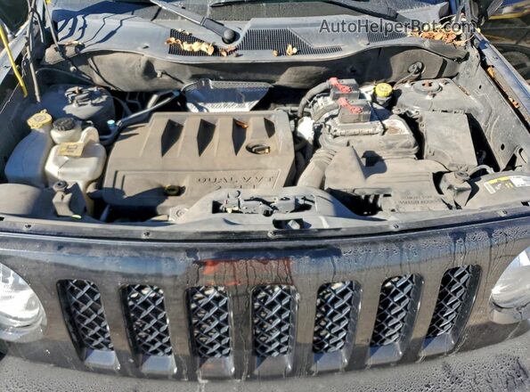 1C4NJRFB5GD758449 2016 JEEP PATRIOT Черный Вид задней части салона