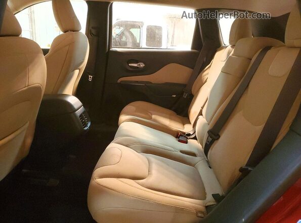 1C4PJLABXGW233887 2016 JEEP CHEROKEE Red Widok wnętrza z tyłu