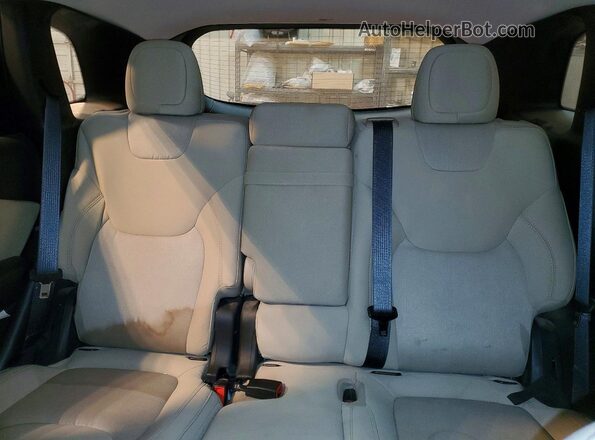 1C4PJLABXGW233887 2016 JEEP CHEROKEE Red Widok tylnych siedzeń