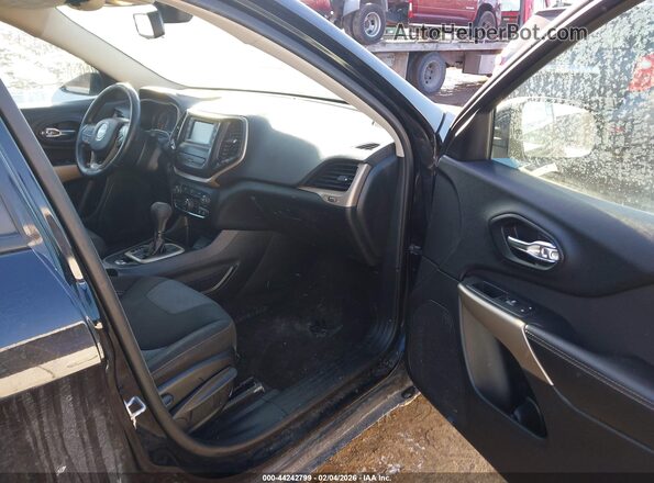 1C4PJLCB2JD538820 2018 JEEP CHEROKEE Black Front interior view