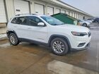 2019 Jeep Cherokee Latitude White vin: 1C4PJLCB2KD263421