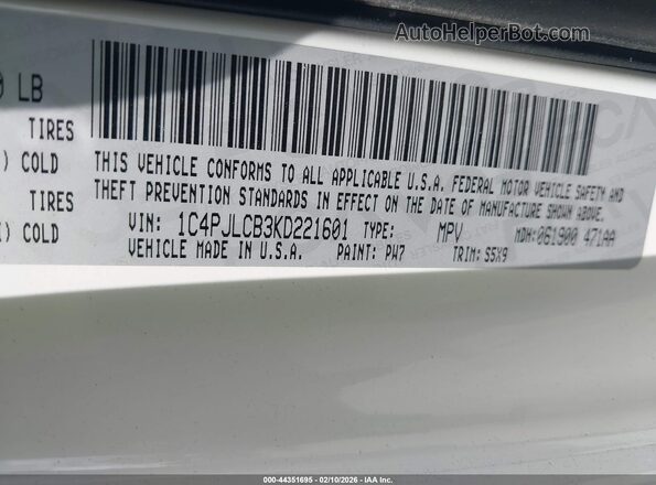 1C4PJLCB3KD221601 2019 JEEP CHEROKEE Белый Вид подкапотного пространства
