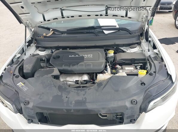 1C4PJLCB3KD221601 2019 JEEP CHEROKEE Белый Вид сзади