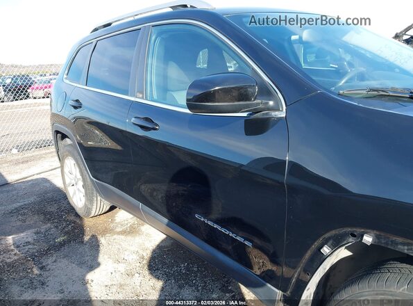 1C4PJLCB4JD611976 2018 JEEP CHEROKEE Черный Вид задней части салона