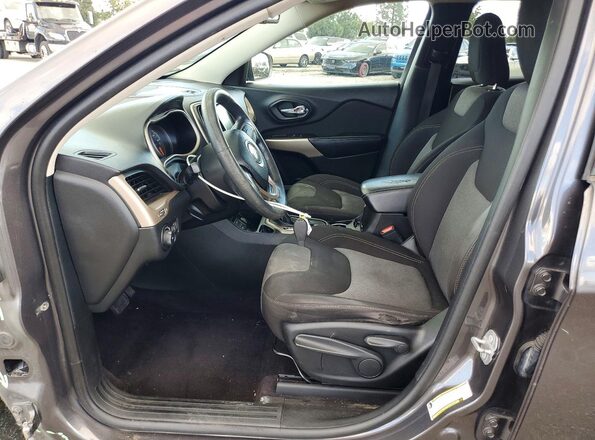 1C4PJLCB5JD615390 2018 JEEP CHEROKEE Черный Вид салона спереди