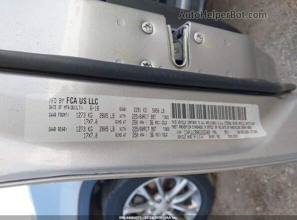 1C4PJLCB9KD222302 2019 JEEP CHEROKEE Silver ძრავის განყოფილების ხედი