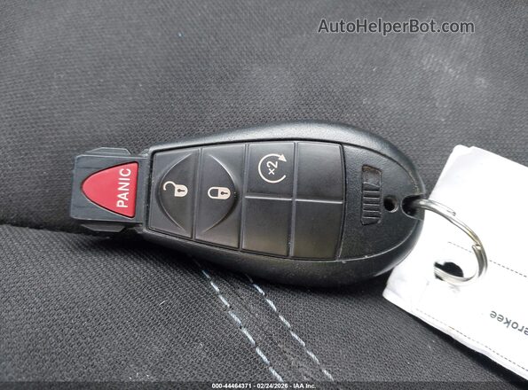 1C4PJLCB9KD222302 2019 JEEP CHEROKEE Silver წინა პანელის ხედი
