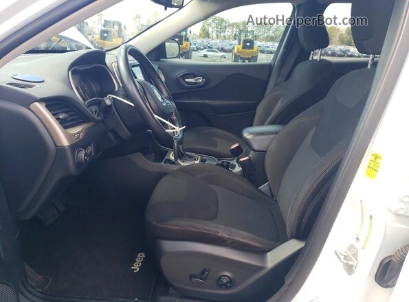 1C4PJLCS8GW233495 2016 JEEP CHEROKEE White Widok wnętrza z przodu