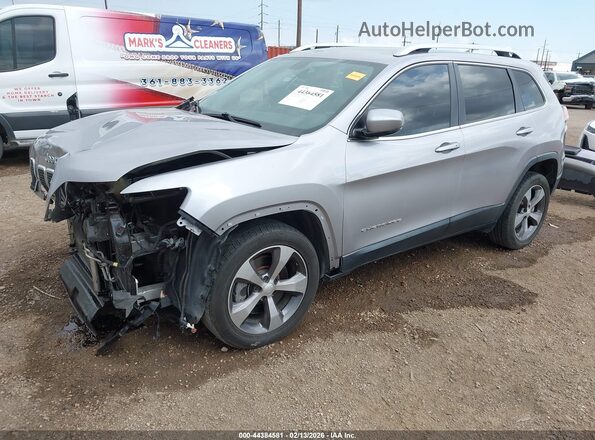 1C4PJLDB0KD403044 2019 JEEP CHEROKEE Серебряный Передняя левая четверть