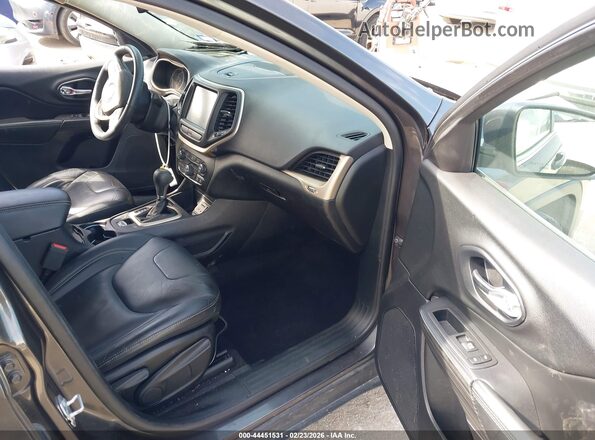 1C4PJLDB8HW539824 2017 JEEP CHEROKEE Серый Вид салона спереди
