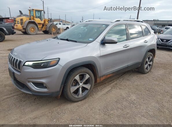 1C4PJLDB9KD403043 2019 JEEP CHEROKEE Silver Vista tres cuartos delantera izquierda