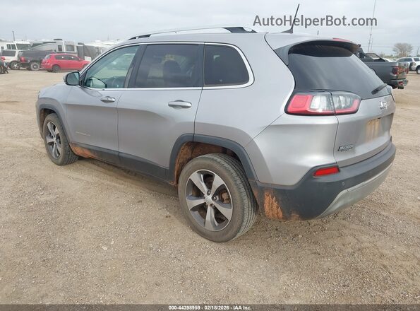 1C4PJLDB9KD403043 2019 JEEP CHEROKEE Silver Trasero izquierdo