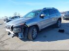 2018 Jeep Cherokee Limited Fwd Серебряный vin: 1C4PJLDX8JD519635