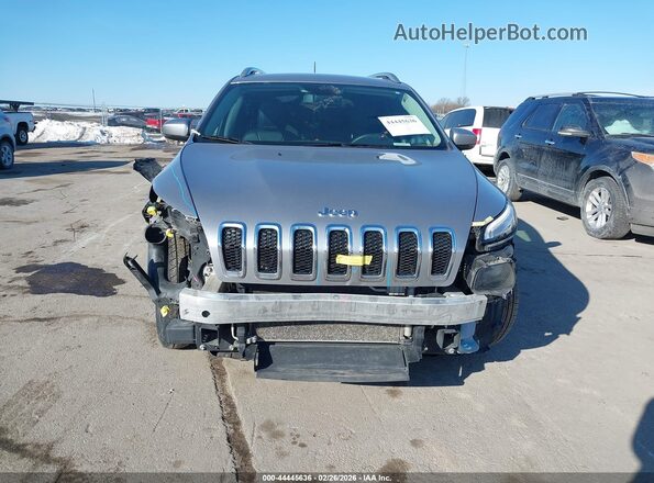 1C4PJLDX8JD519635 2018 JEEP CHEROKEE Серебряный Вид спереди