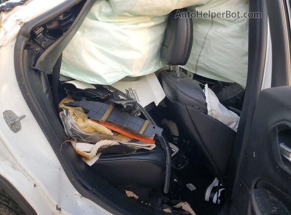 1C4PJLLB3KD109624 2019 JEEP CHEROKEE White Widok tylnych siedzeń