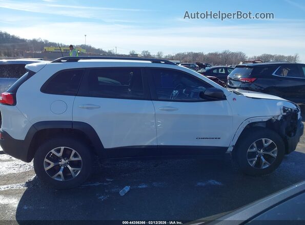 1C4PJMBS6GW130955 2016 JEEP CHEROKEE Белый Вид задней части салона