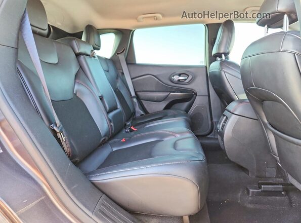 1C4PJMBX2MD108230 2021 JEEP CHEROKEE Серый Вид задней части салона