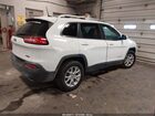 2016 Jeep Cherokee Latitude White vin: 1C4PJMCS3GW133391