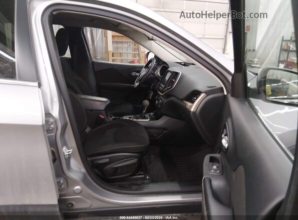 1C4PJMCS4GW210916 2016 JEEP CHEROKEE Gray Widok wnętrza z przodu