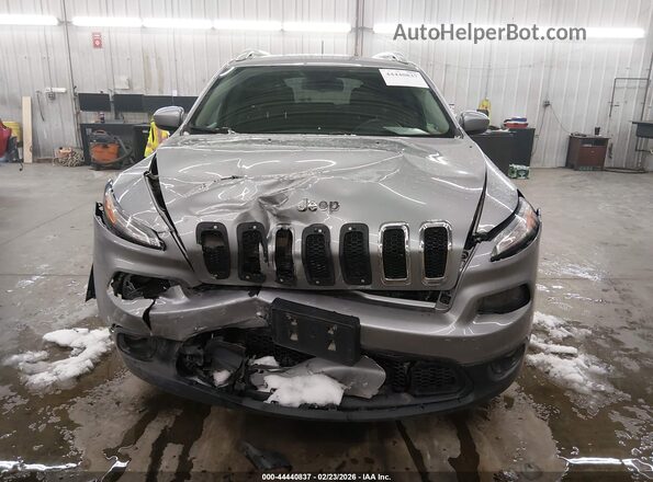 1C4PJMCS4GW210916 2016 JEEP CHEROKEE Gray Widok wnętrza z tyłu