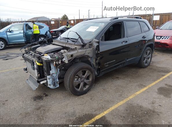 1C4PJMCS7HW546304 2017 JEEP CHEROKEE Черный Передняя левая четверть