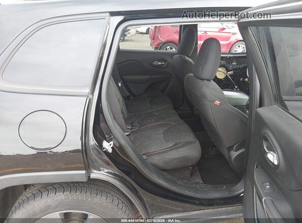 1C4PJMCS7HW546304 2017 JEEP CHEROKEE Черный Вид наклейки с VIN-кодом