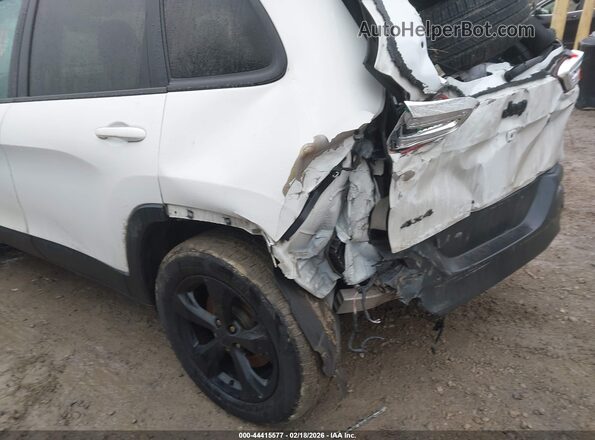 1C4PJMDB8JD571888 2018 JEEP CHEROKEE Белый Вид спереди