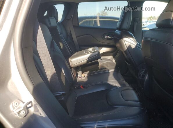 1C4PJMLB3KD433114 2019 JEEP CHEROKEE Silver Հետևի նստատեղերի տեսք