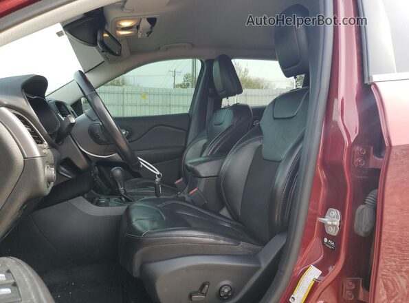 1C4PJMLB7MD160553 2021 JEEP CHEROKEE Burgundy Front interior view