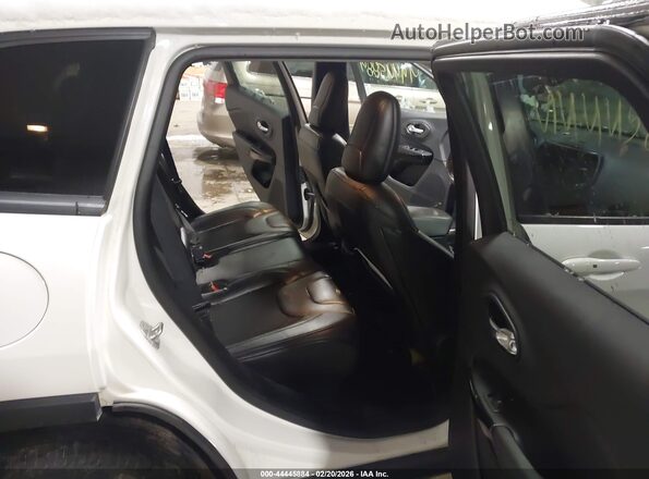 1C4PJMLNXKD336602 2019 JEEP CHEROKEE White Vista de la etiqueta del VIN