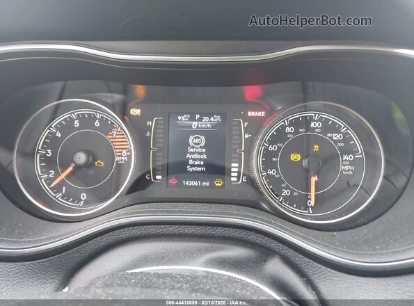 1C4PJMLX2KD104108 2019 JEEP CHEROKEE Black Widok tylnych siedzeń
