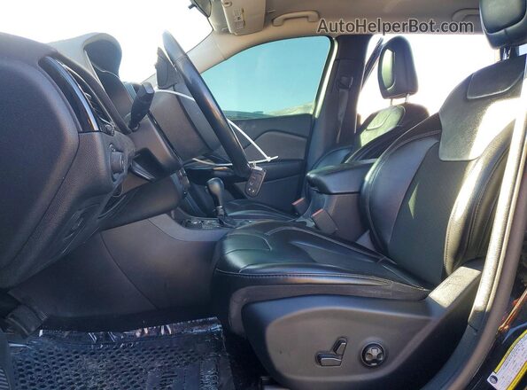 1C4PJMLX4KD389300 2019 JEEP CHEROKEE Black წინა სალონის ხედი