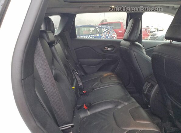 1C4PJMMB6PD107460 2023 JEEP CHEROKEE White Հետևի նստատեղերի տեսք