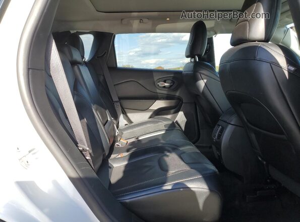 1C4PJMMN0ND522359 2022 JEEP CHEROKEE Белый Вид задней части салона