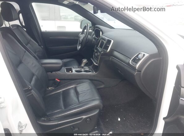 1C4RJEBG9JC402790 2018 JEEP GRAND CHEROKEE Белый Вид салона спереди