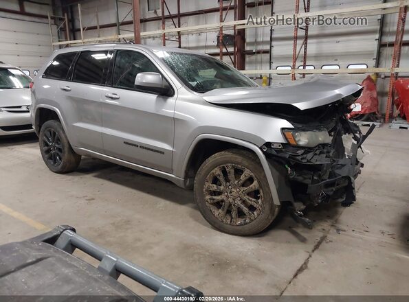 1C4RJFAG2JC376394 2018 JEEP GRAND CHEROKEE Silver Przód prawy