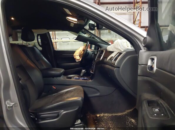1C4RJFAG2JC376394 2018 JEEP GRAND CHEROKEE Silver Widok wnętrza z przodu