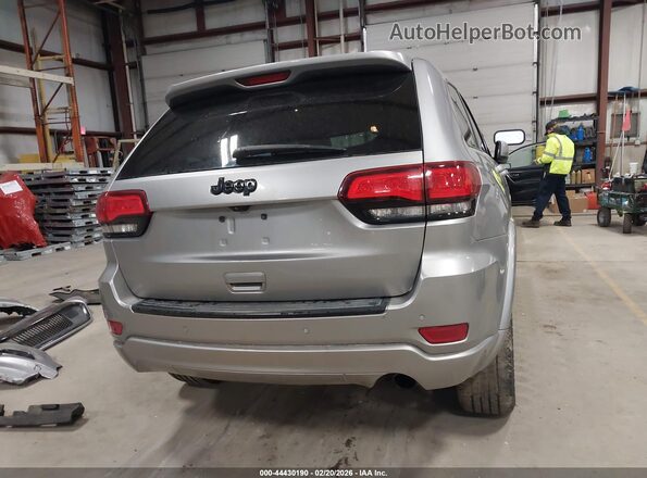 1C4RJFAG2JC376394 2018 JEEP GRAND CHEROKEE Silver 