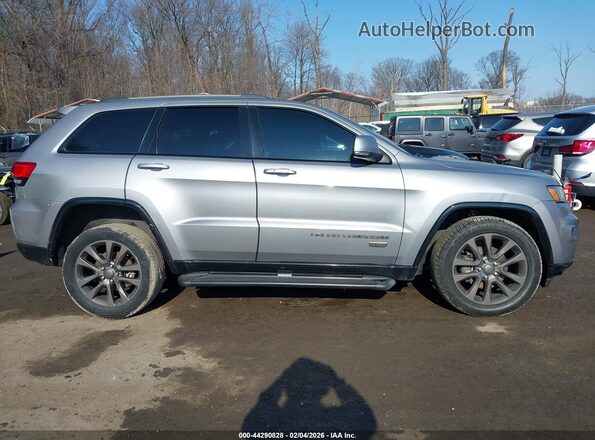 1C4RJFBG2GC412138 2016 JEEP GRAND CHEROKEE Серебряный Вид задней части салона