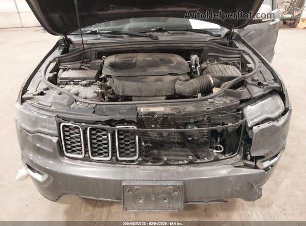 1C4RJFBG3JC155630 2018 JEEP GRAND CHEROKEE Серый Вид сзади