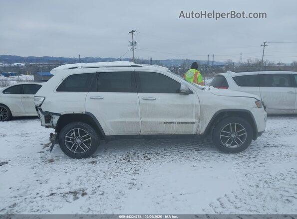 1C4RJFBG9HC635262 2017 JEEP GRAND CHEROKEE Белый Вид задней части салона