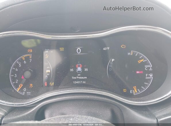 1C4RJFBT8JC250973 2018 JEEP GRAND CHEROKEE Белый Вид задних сидений