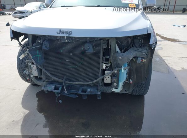1C4RJFCG1LC251824 2020 JEEP GRAND CHEROKEE Серебряный Вид спереди