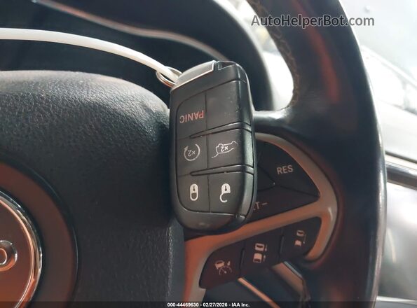1C4RJFCT5GC491395 2016 JEEP GRAND CHEROKEE Серый Вид панели приборов