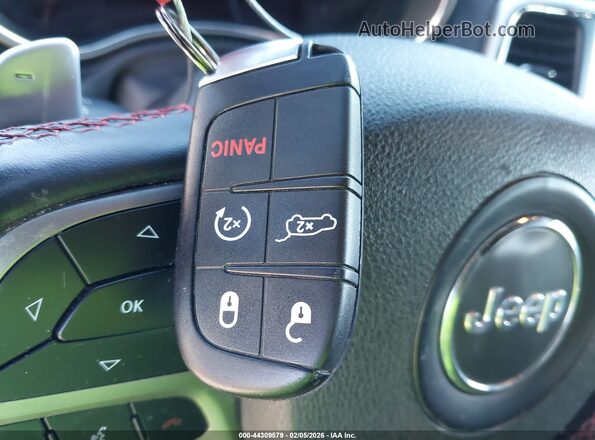 1C4RJFLG7JC204505 2018 JEEP GRAND CHEROKEE Темно-бордовый Вид панели приборов
